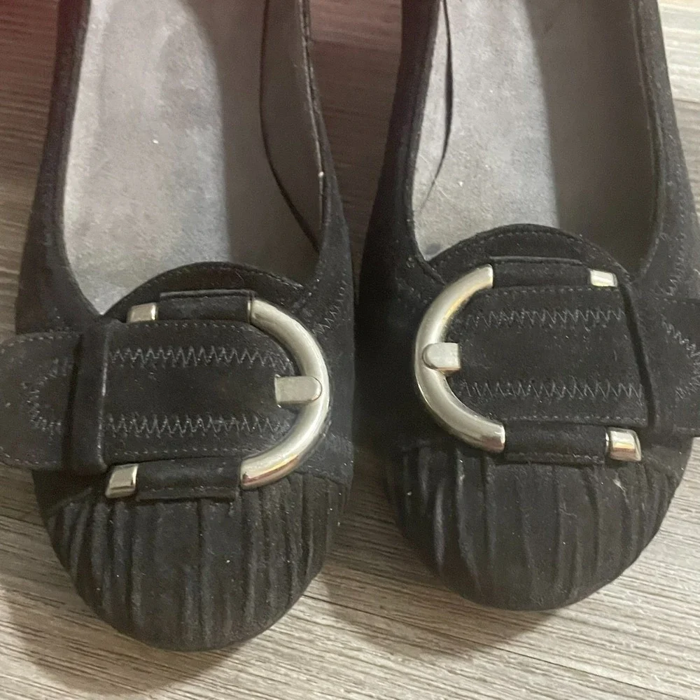 STUART WEITZMAN Womens Sz 7.5M Black Suede Wedge‎ Heel Shoes Silver Buckle - Picture 3 of 15